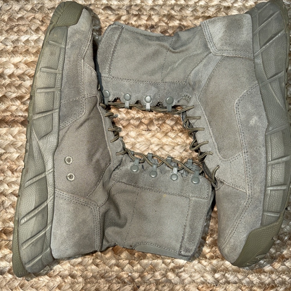 Oakley Light Assault 2 Sage Green Tactical Combat Boots. Men's 9.5 11188-751